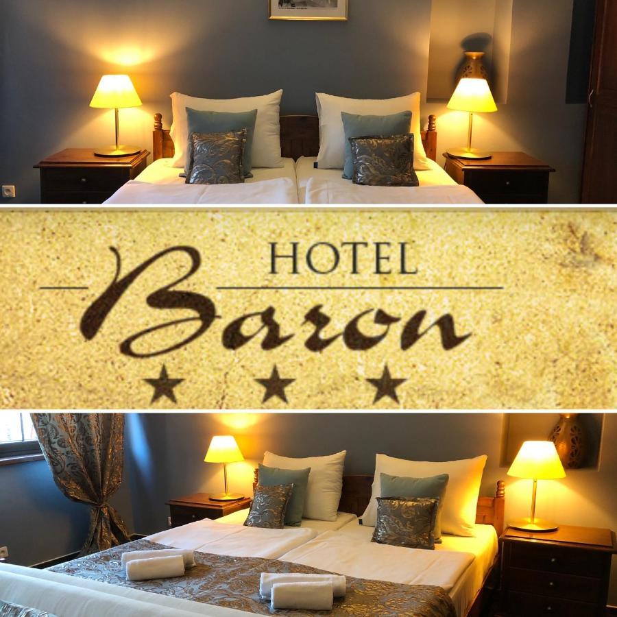 ילנייה גורה Hotel Baron מראה חיצוני תמונה